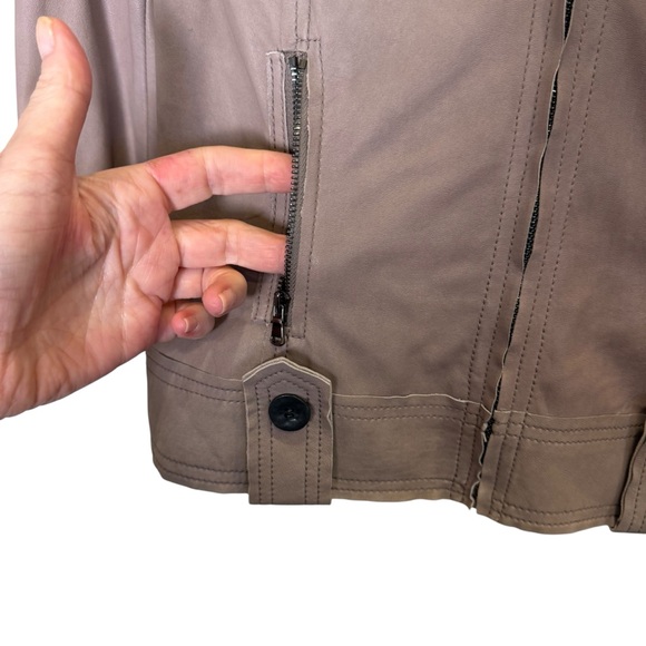 St. John Women's Taupe Lightweight Leather Jacket sz 4 - Picture 4 of 16